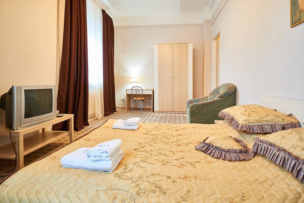 Home Hotel Apartments On Khreshchatyk Area Kiev Buitenkant foto