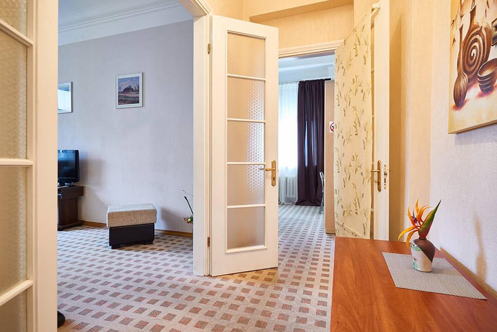 Home Hotel Apartments On Khreshchatyk Area Kiev Buitenkant foto