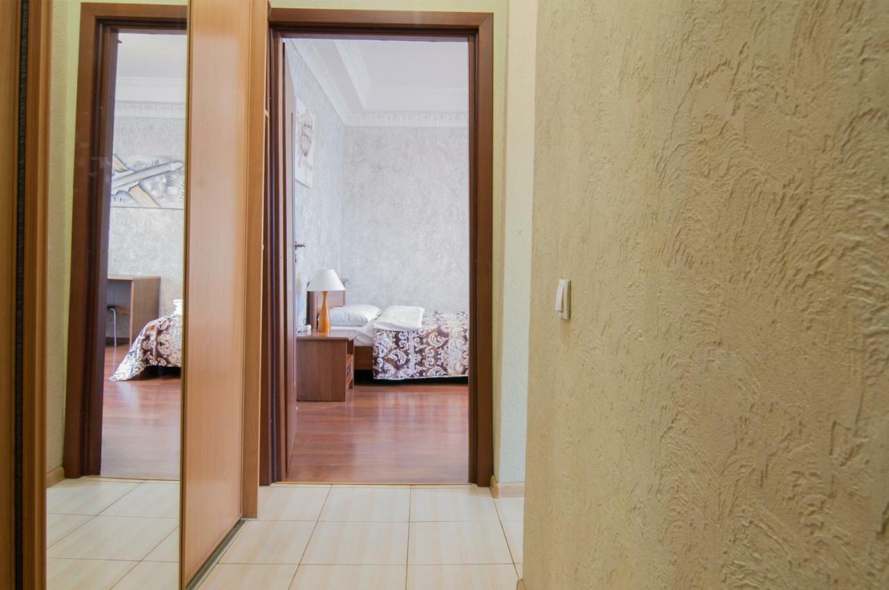 Home Hotel Apartments On Khreshchatyk Area Kiev Buitenkant foto
